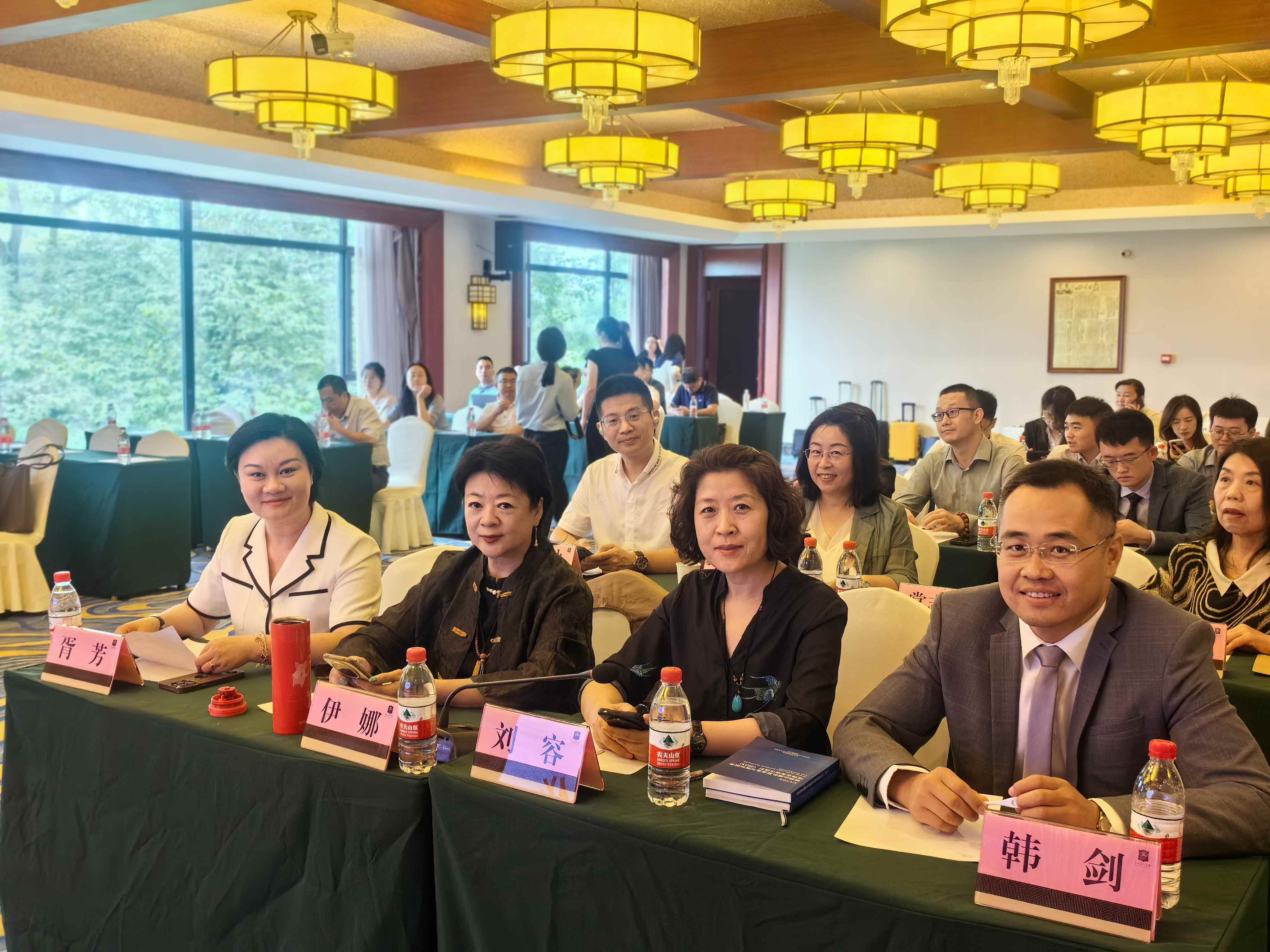 论坛8.jpg 论坛8.jpg